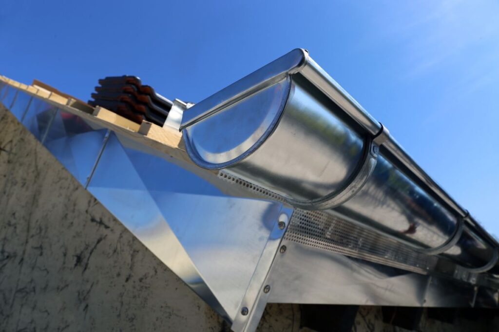 Galvanized steel half round gutter